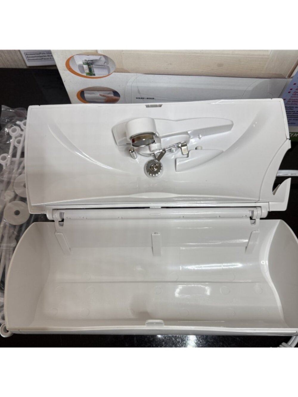 Black & Decker Spacemaker EC700 Can Opener Sharpener Slimline Under Counter - Picture 3 of 15